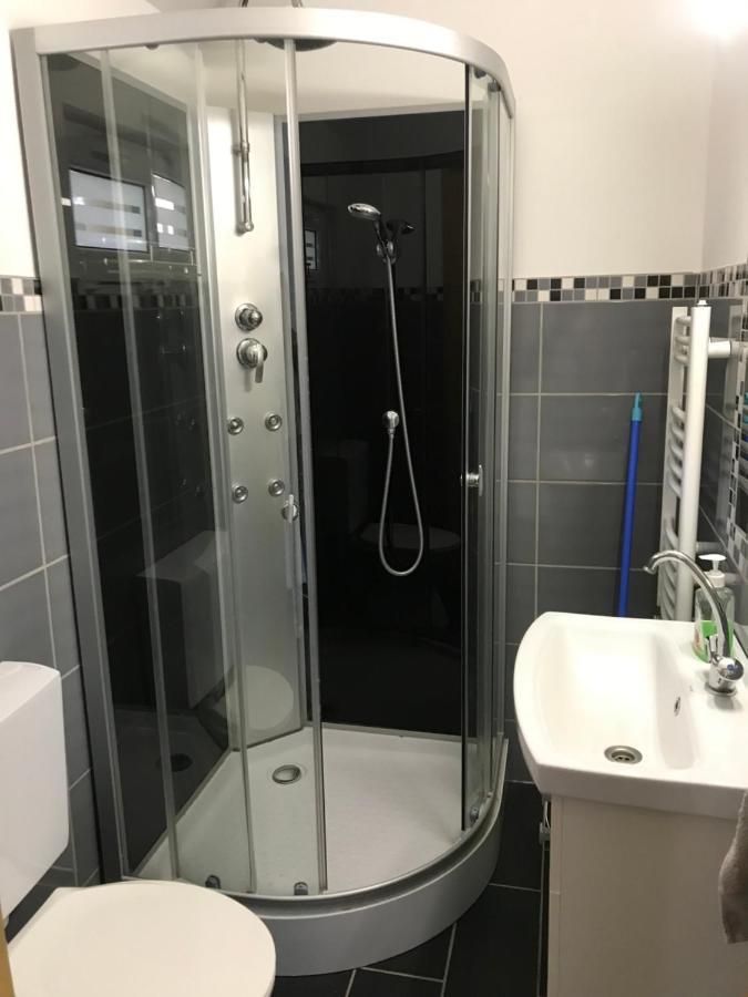Kerti Franciaagyas Apartman Vác Eksteriør billede
